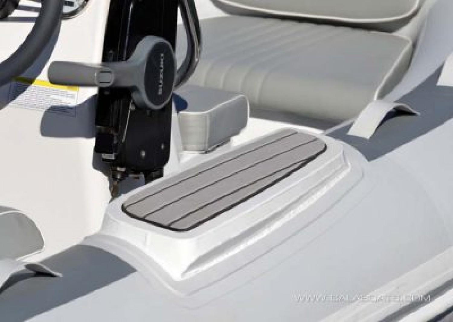 gala boats V360h