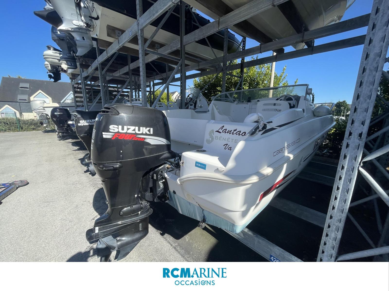 beneteau Flyer 550 cabin