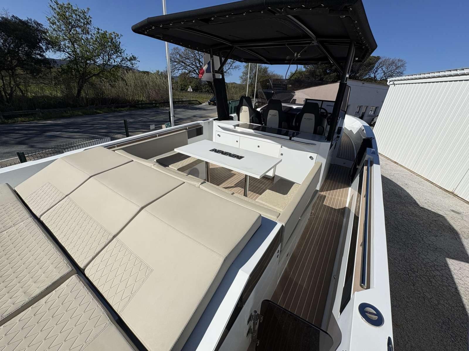 de antonio yachts D36 open