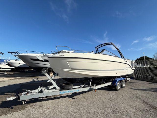 quicksilver Activ 755 bowrider