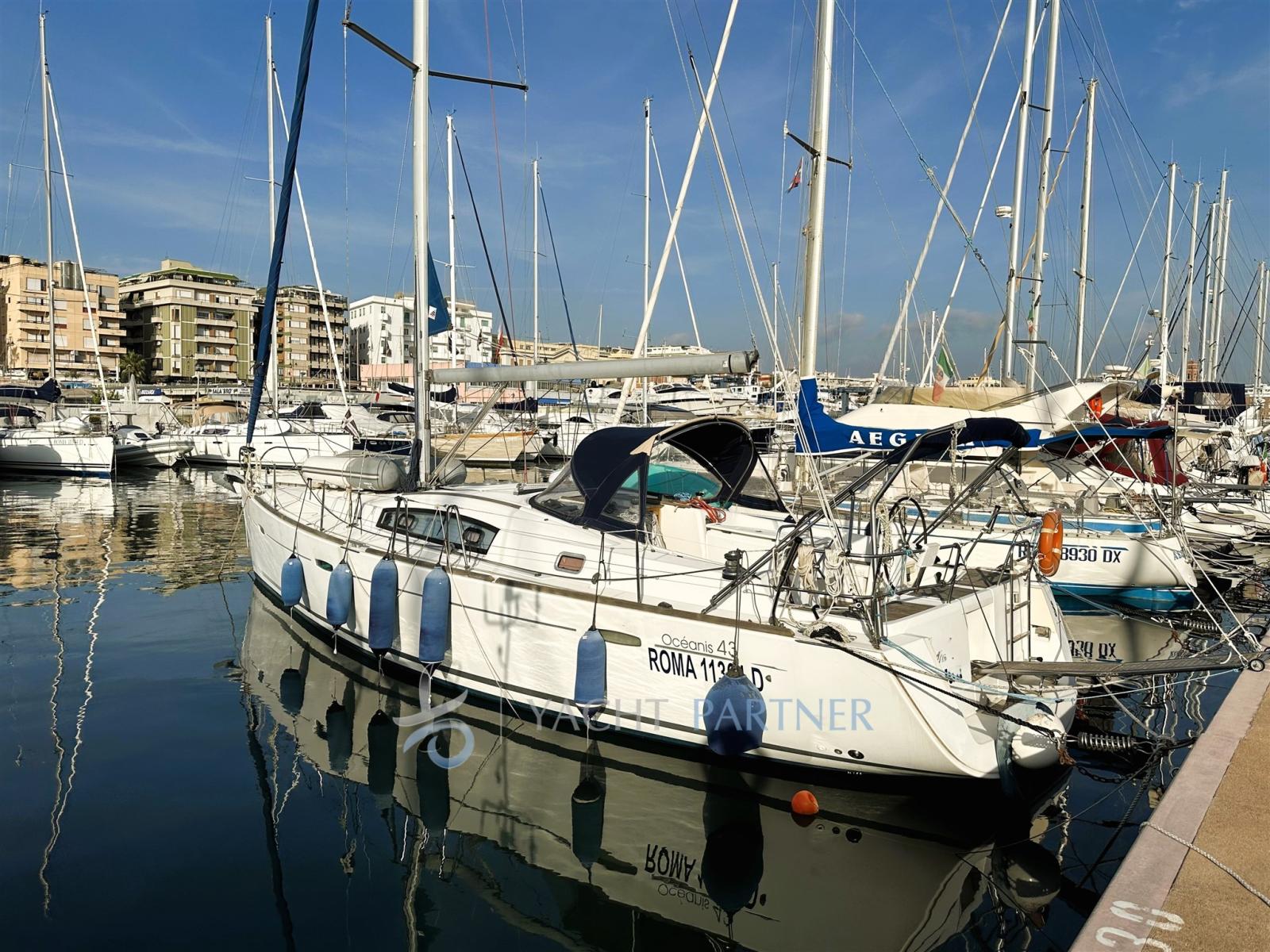 beneteau Oceanis 43