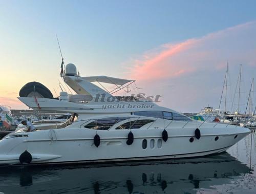 Azimut 62 fly