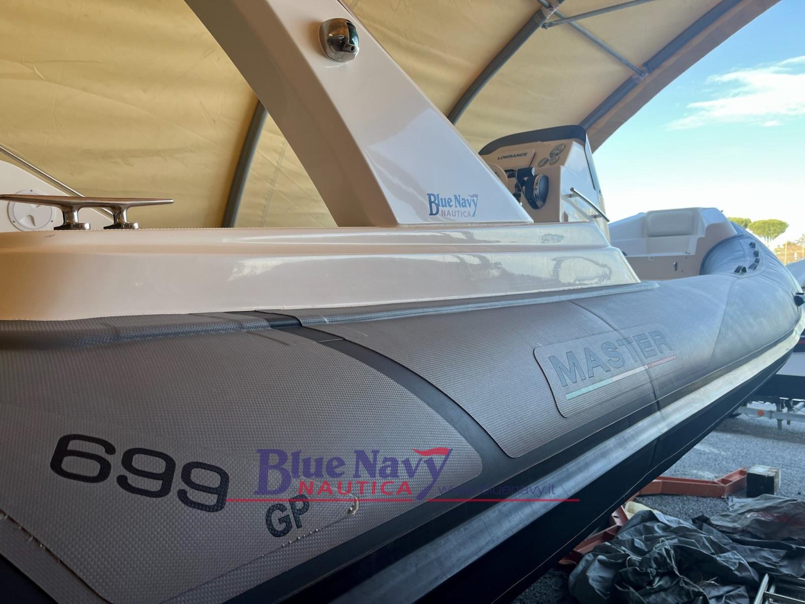 master 699 con mercury 200cv v6