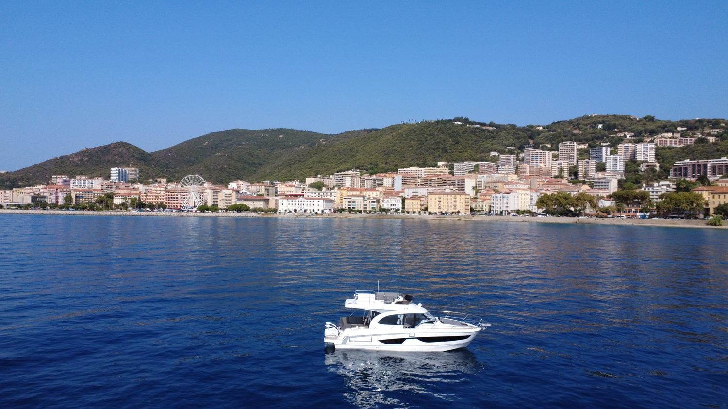 beneteau Antares 11 fly