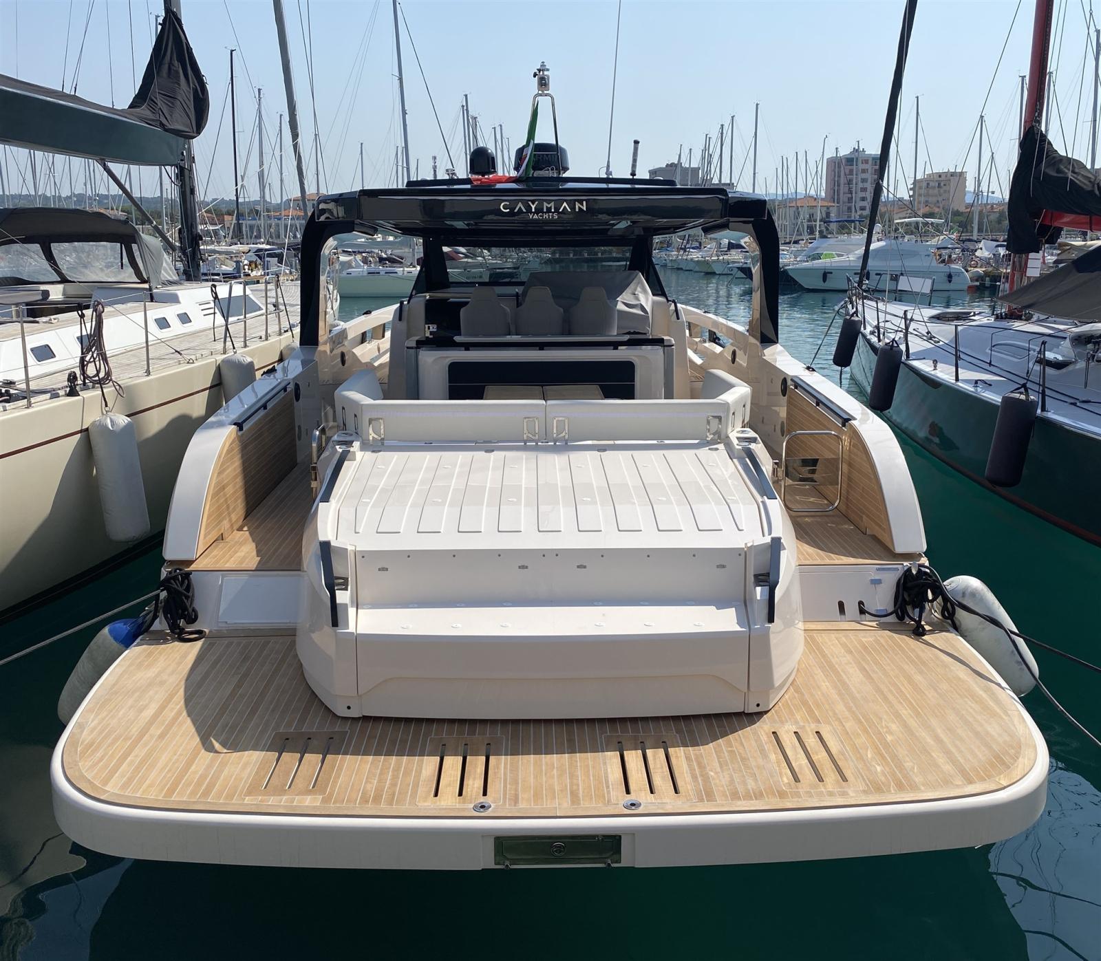 cayman yachts 540 wa