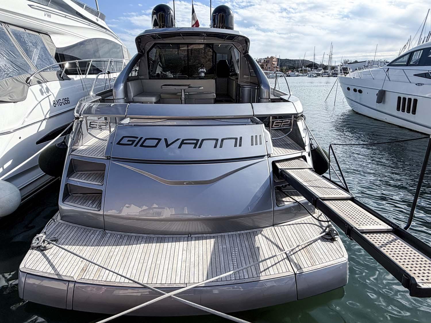 pershing 62