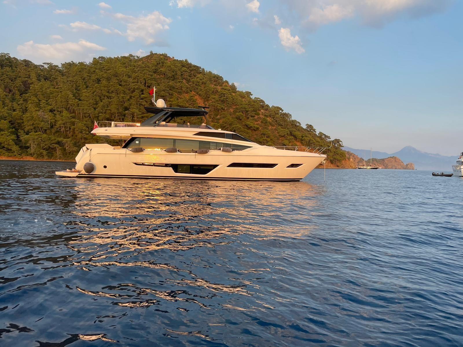 ferretti yachts 780