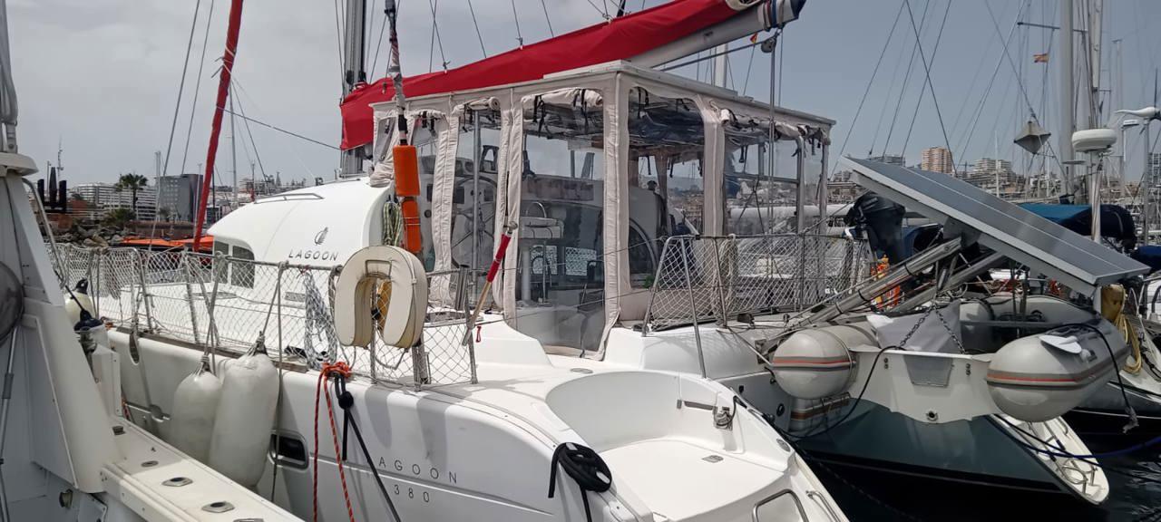 lagoon 380 s1