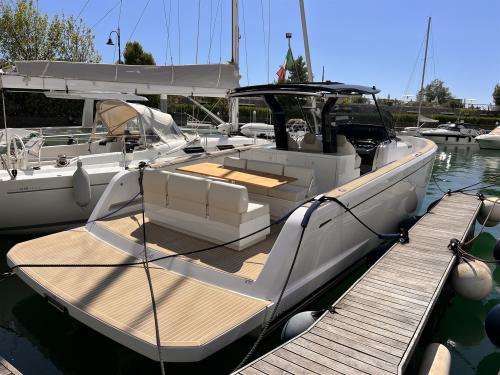 Cantiere del pardo pardo yacht 38