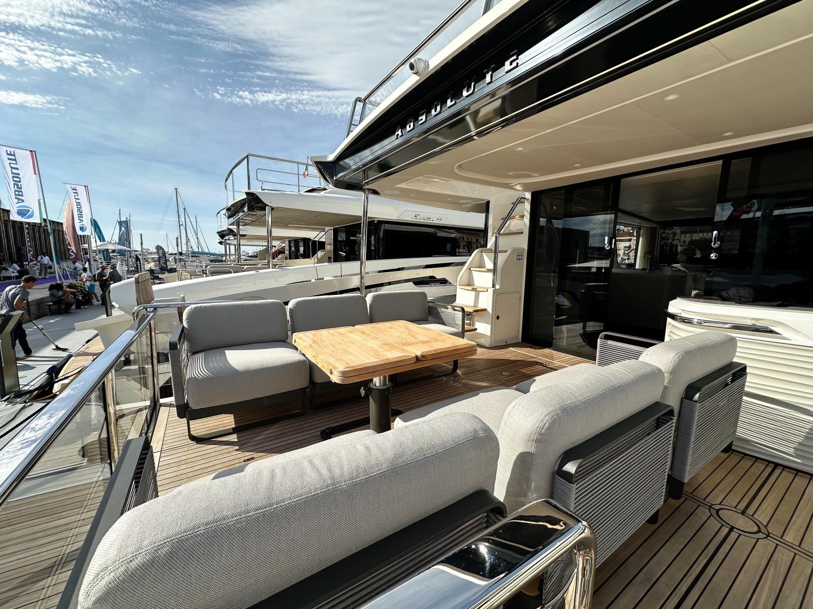 absolute Navetta 62