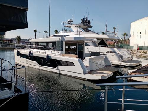 dg yachts Cat 43