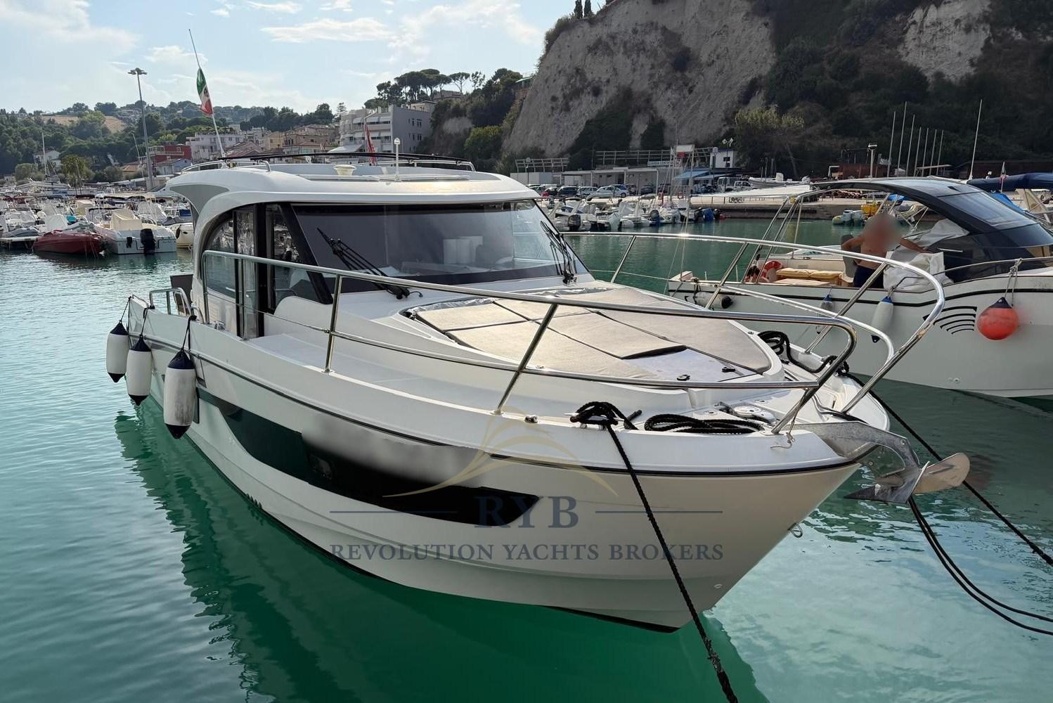 beneteau Antares 11