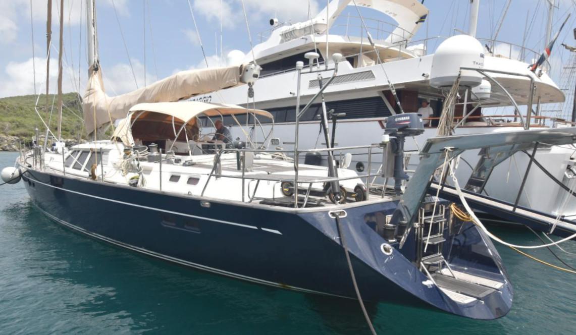 oyster 80 deck saloon