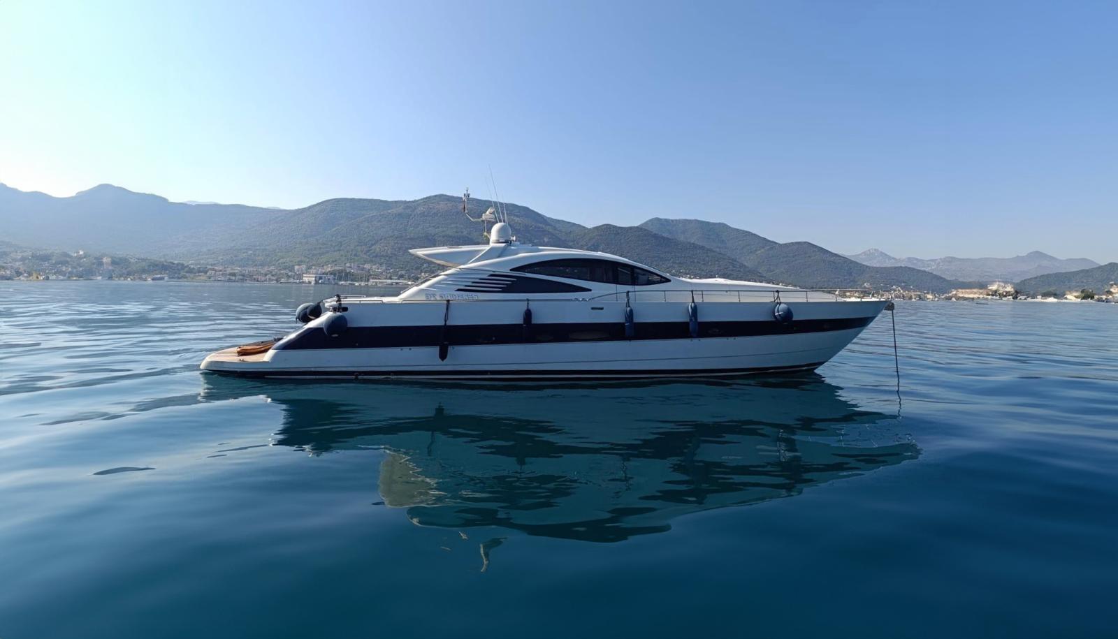 pershing 76
