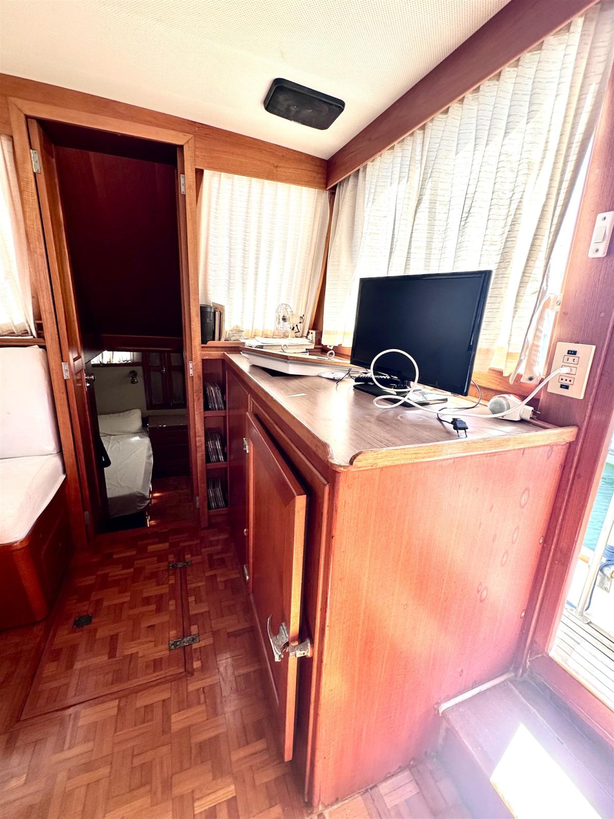 grand banks 46' classic
