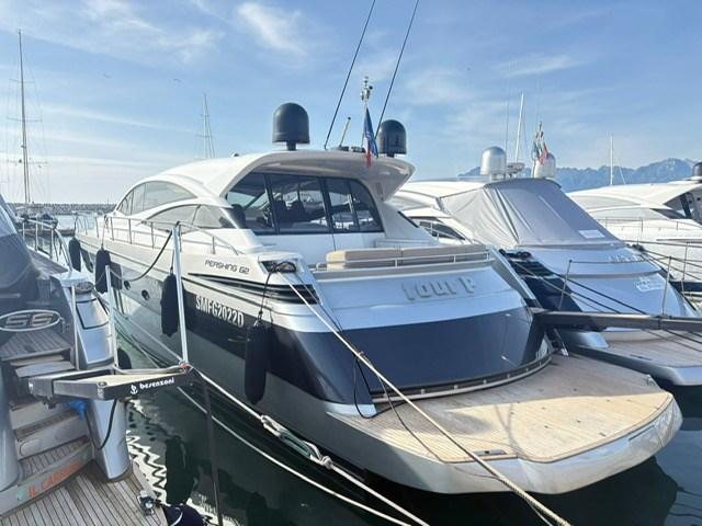 pershing 62