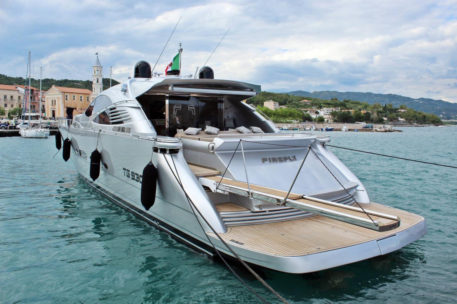 pershing 76
