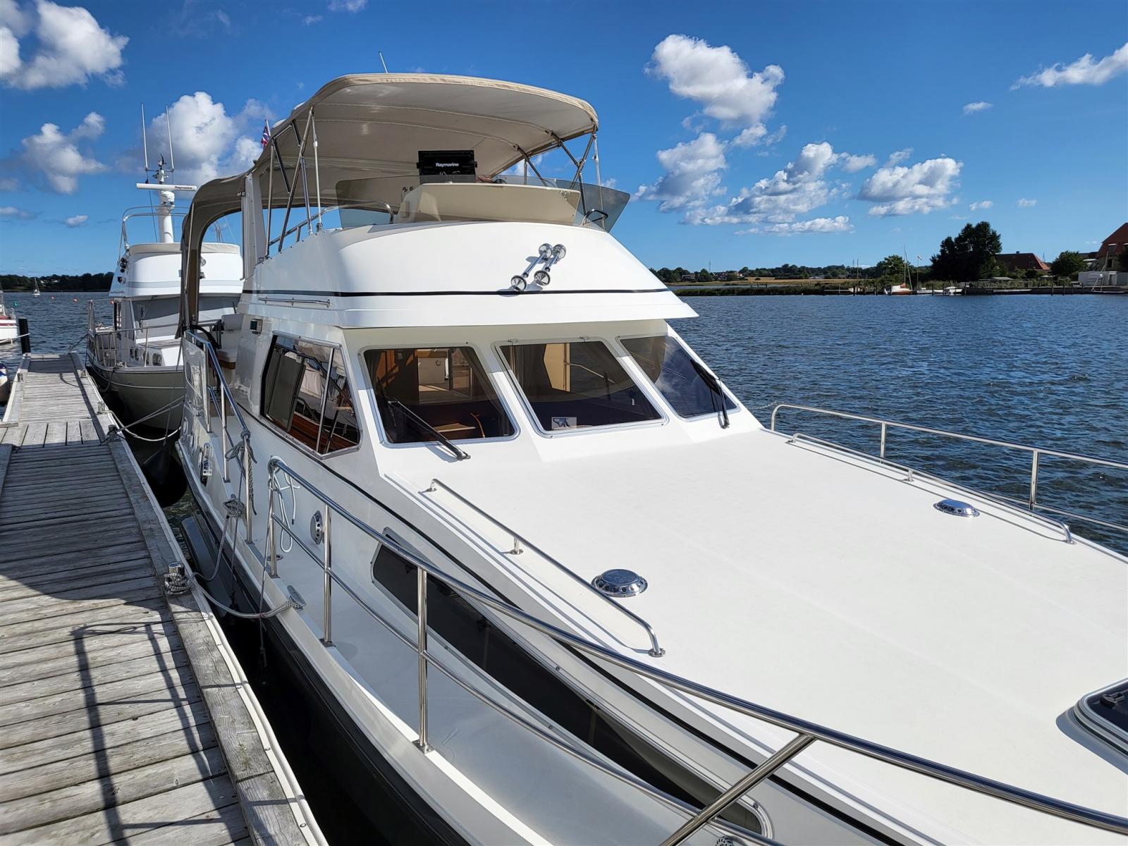 holland boat Atlantic 37 fly