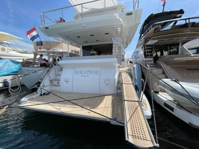 azimut 72 flybridge