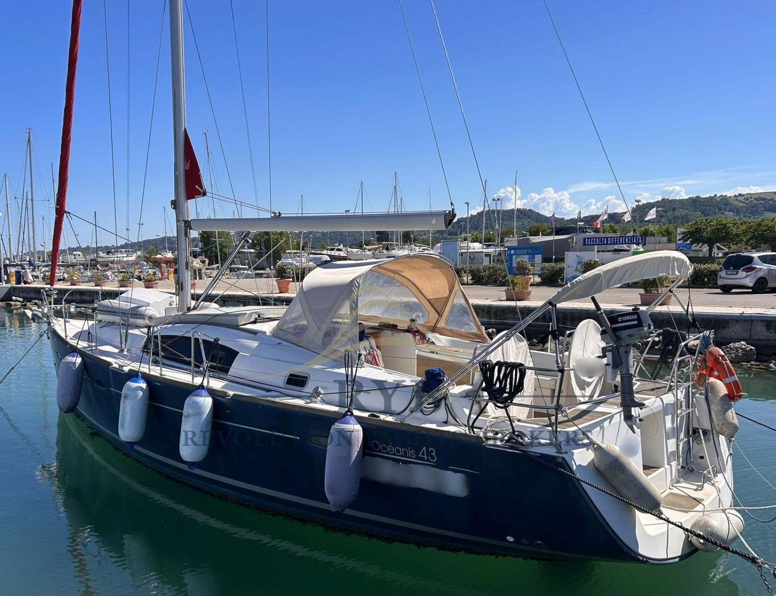 beneteau Oceanis 43
