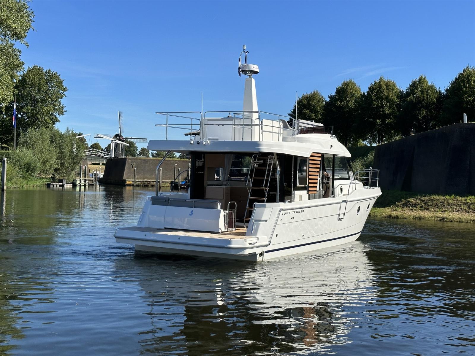 beneteau Swift trawler 41 fly