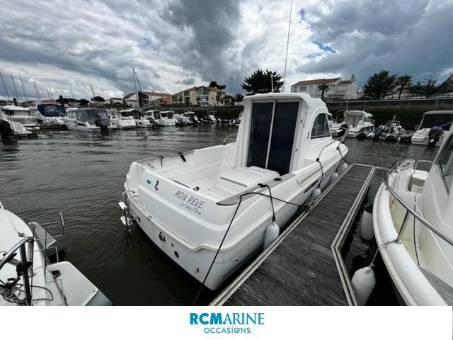 beneteau Antares 6 fishing