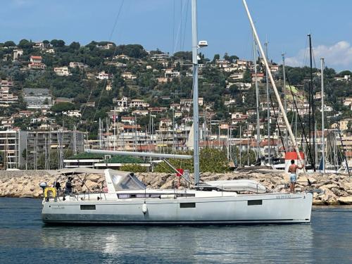 beneteau Oceanis 48