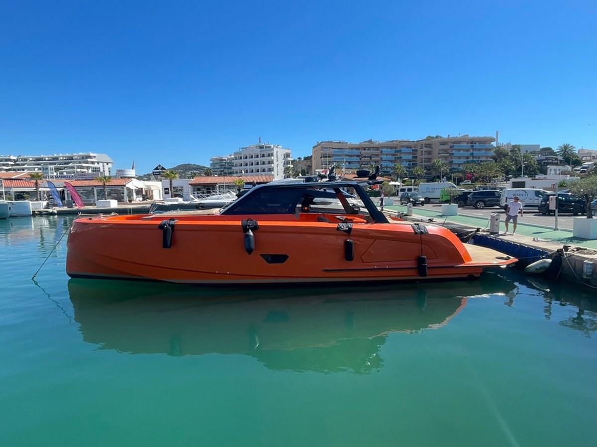 vanquish yachts VQ52