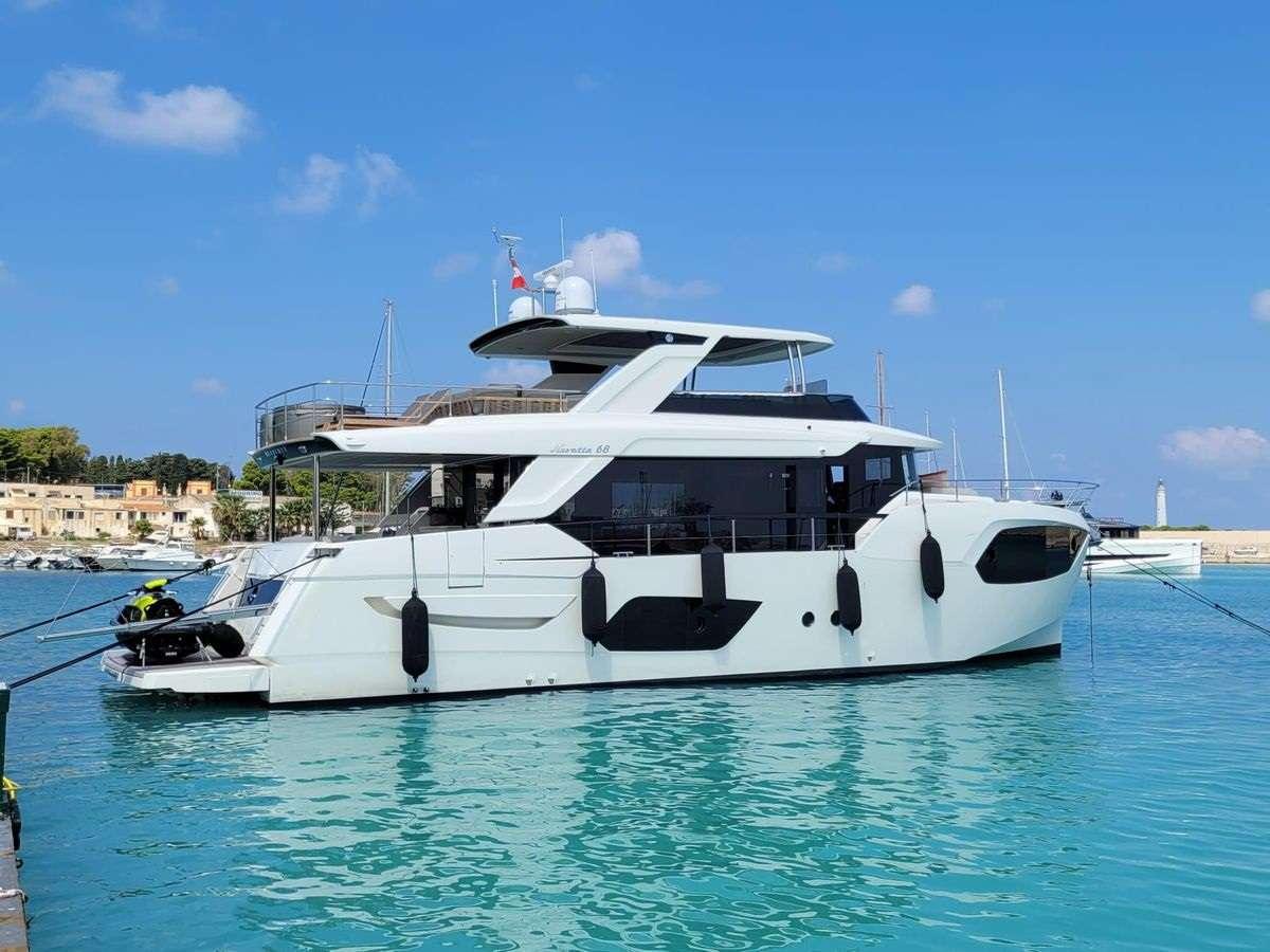 absolute Navetta 68