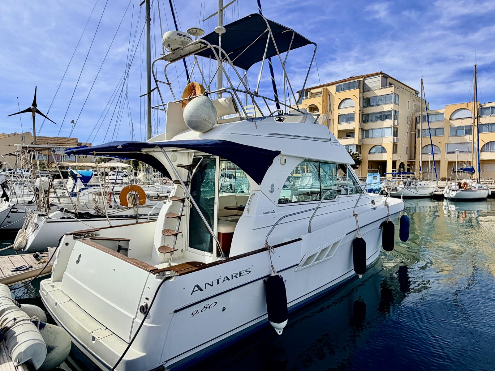 beneteau Antares 9.80