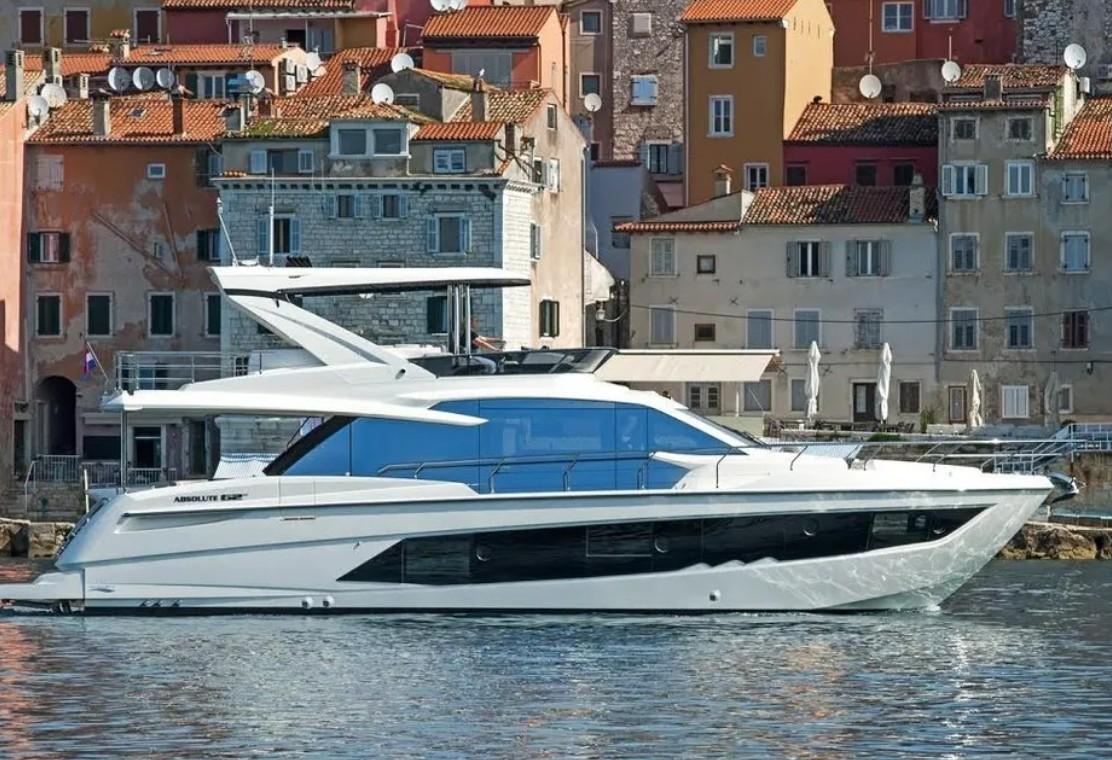 absolute yachts 62 Fly