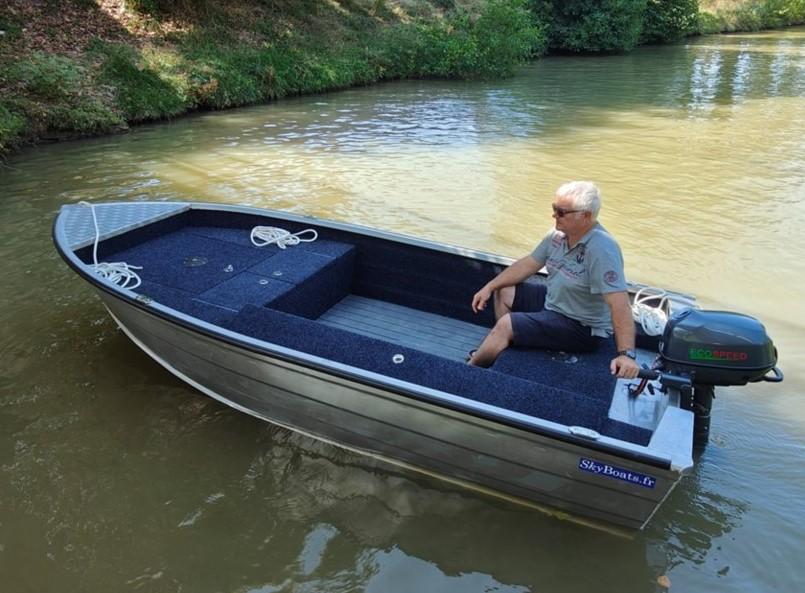 PRO FISHING bass boat 420