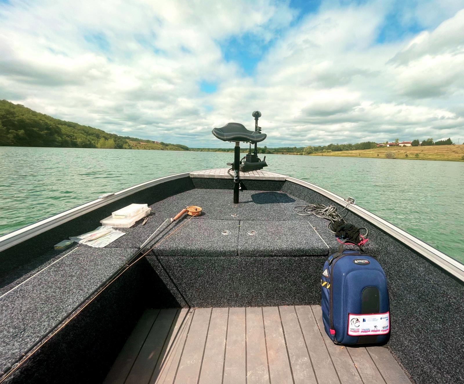 PRO FISHING bass boat 420