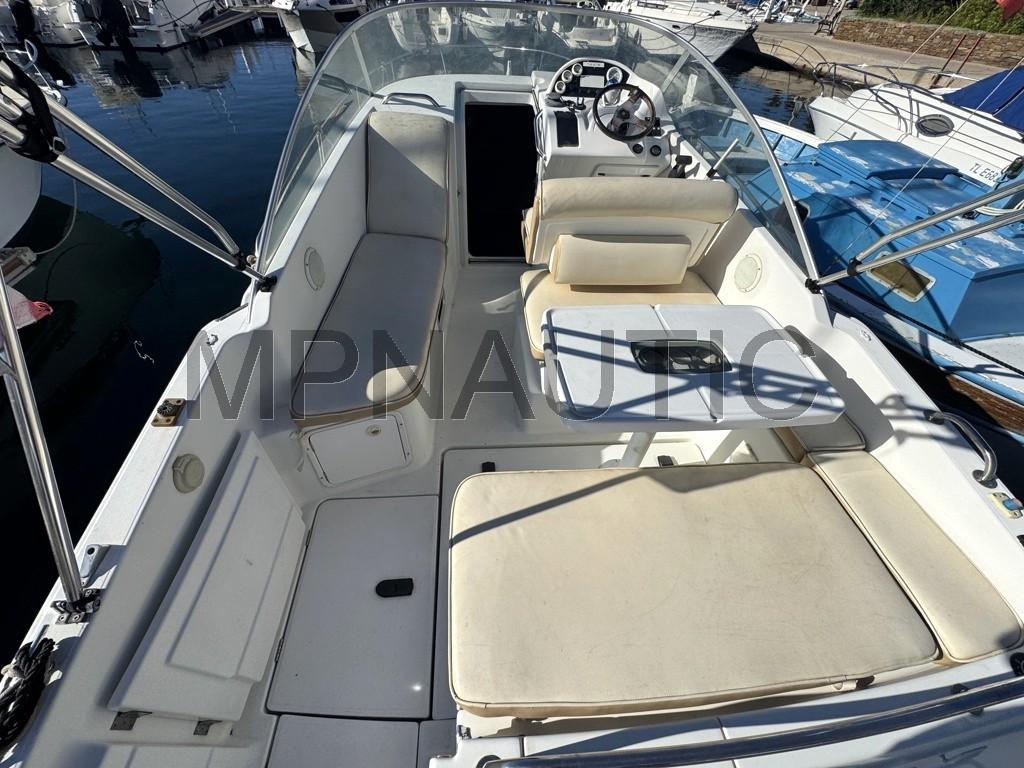 beneteau yacht Flyer 701